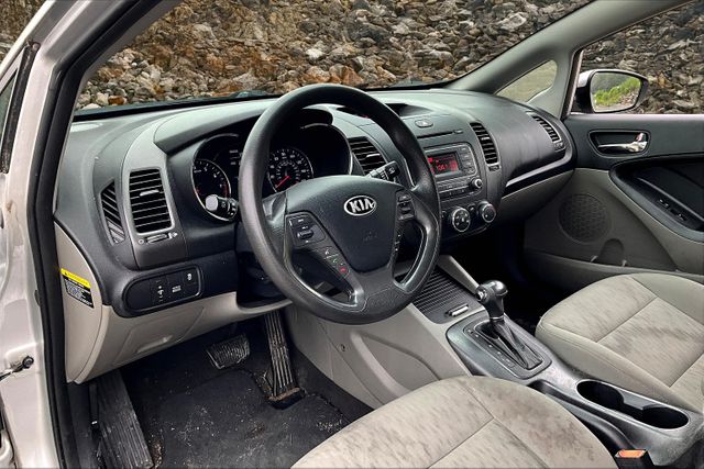 Vehicle image 12 of 31