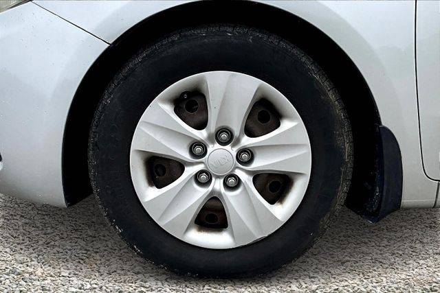 Vehicle image 7 of 31