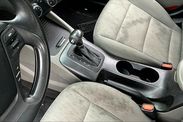 Vehicle image 19 of 31