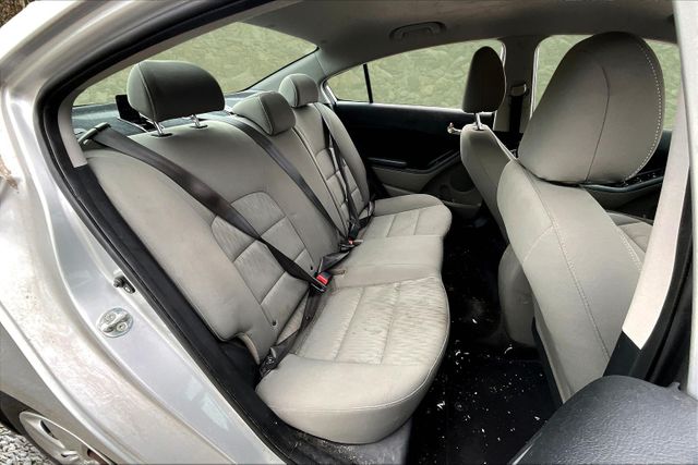 Vehicle image 8 of 31