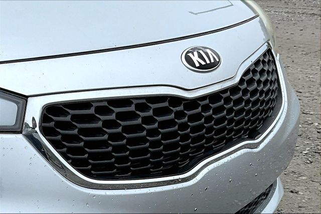 Vehicle image 24 of 31