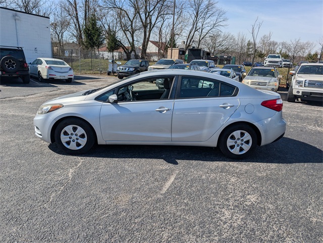 Vehicle image 9 of 24