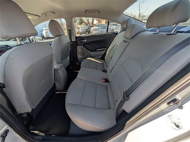 Vehicle image 14 of 24