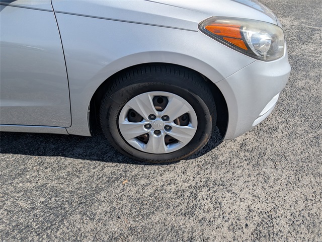 Vehicle image 10 of 24