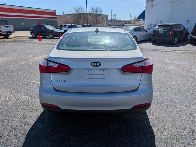Vehicle image 7 of 24