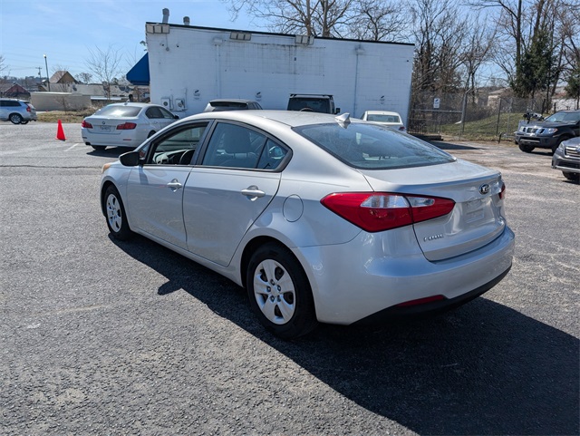Vehicle image 8 of 24