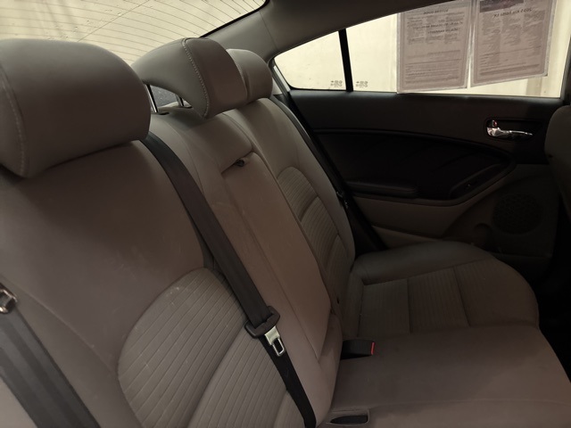 Vehicle image 13 of 22