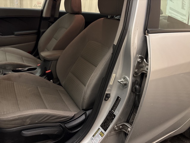 Vehicle image 14 of 22