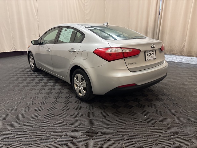 Vehicle image 8 of 22