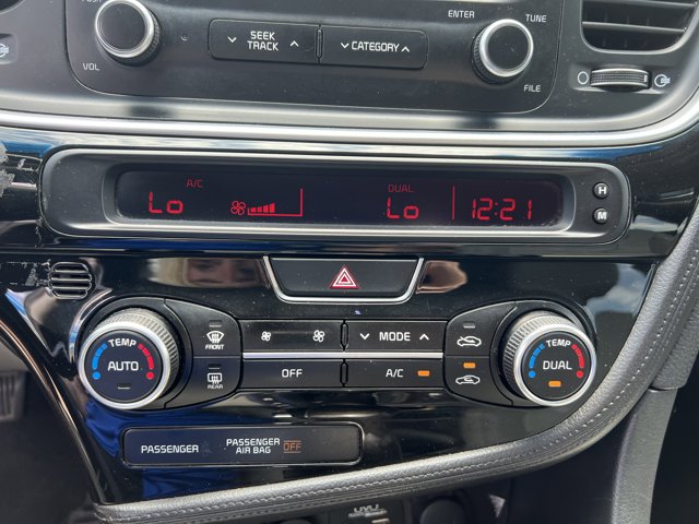 Vehicle image 19 of 30