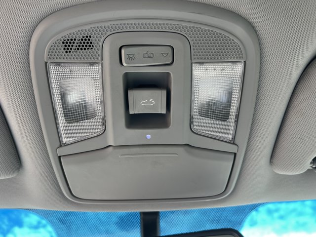Vehicle image 25 of 30