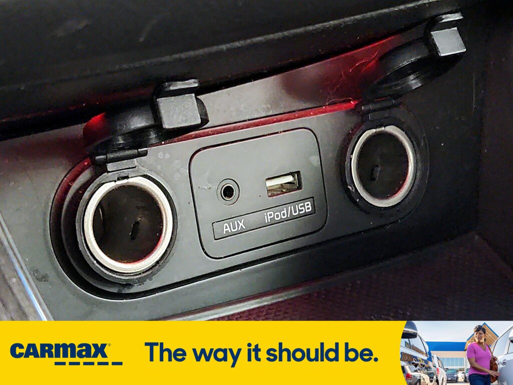 Vehicle image 22 of 29