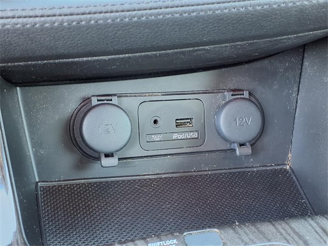Vehicle image 19 of 31