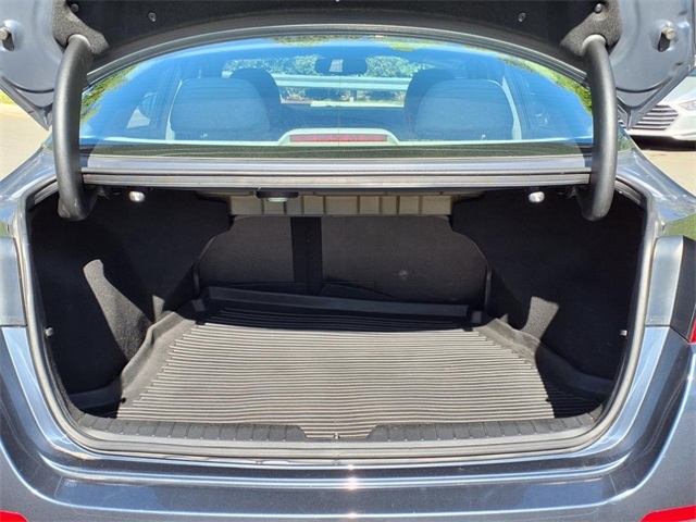 Vehicle image 25 of 31