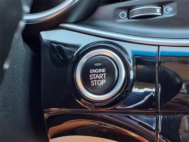 Vehicle image 18 of 31