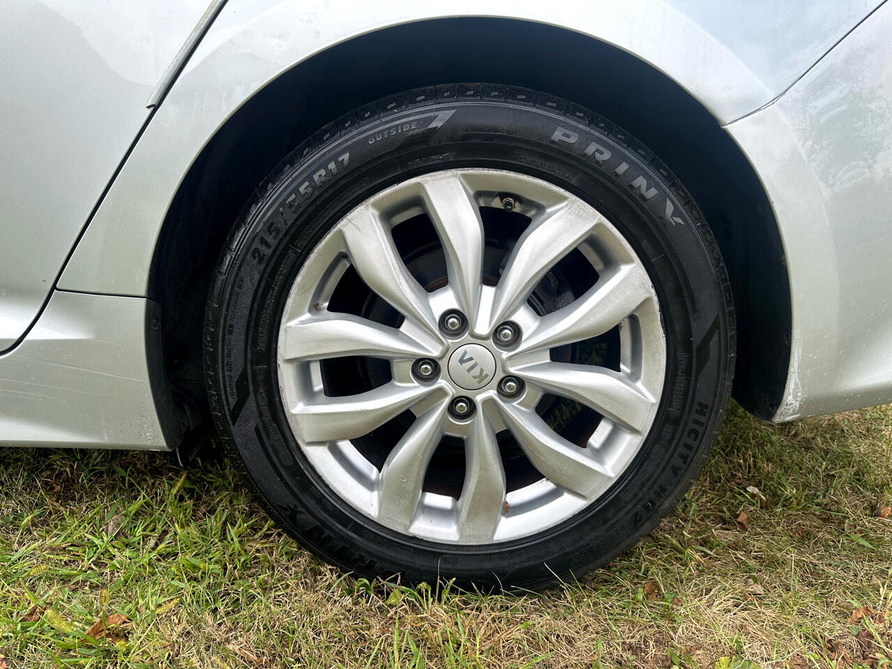 Vehicle image 12 of 33