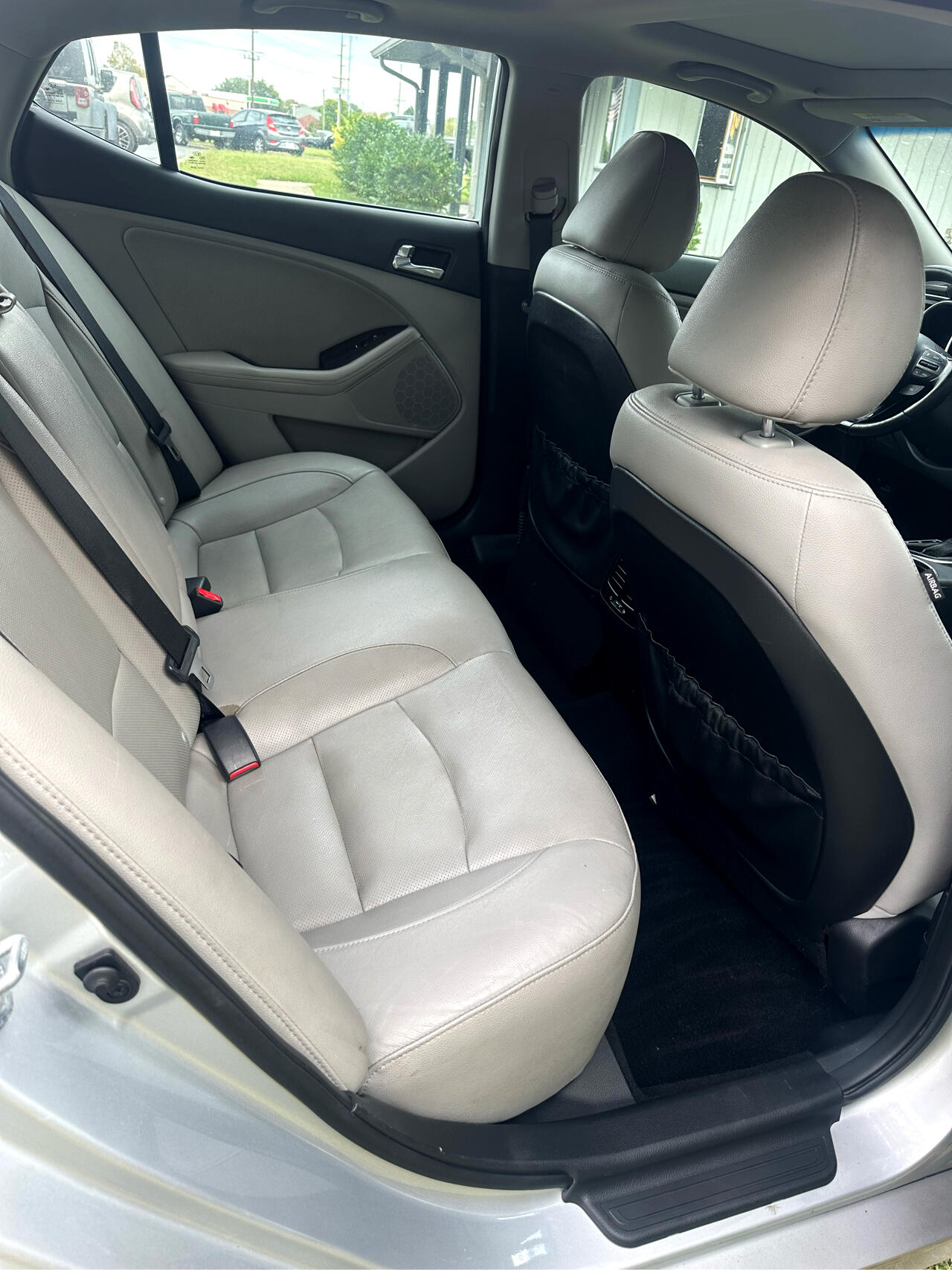 Vehicle image 20 of 33