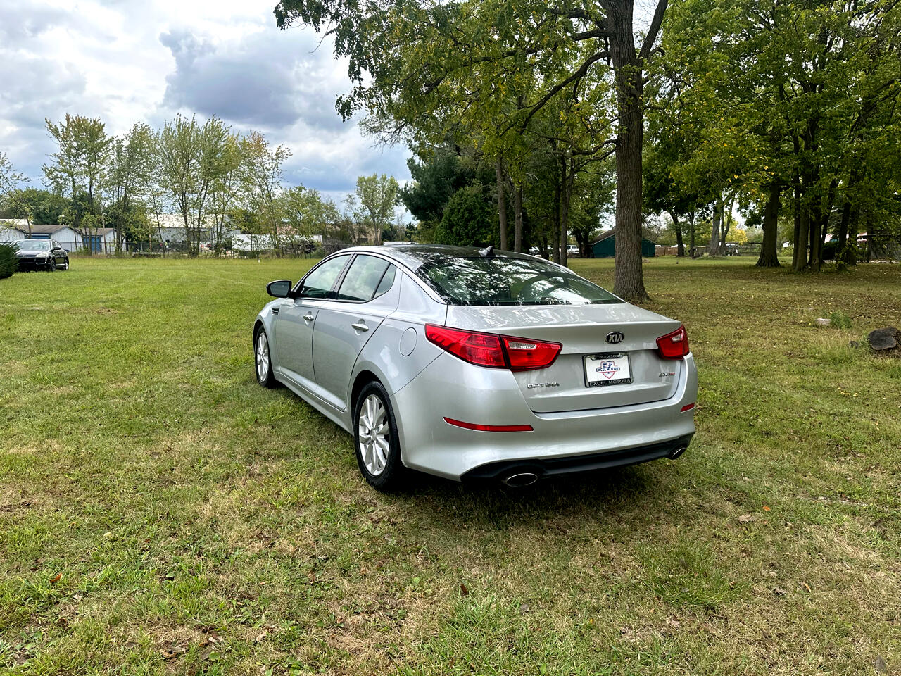 Vehicle image 8 of 33