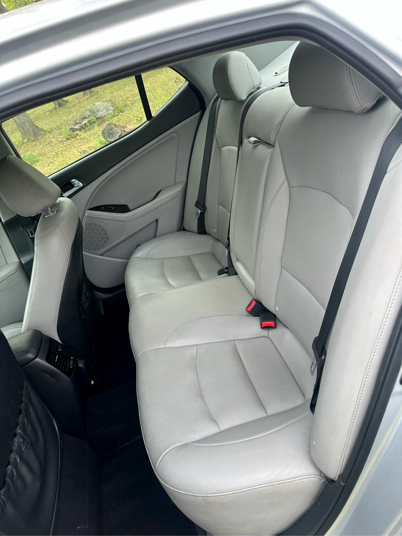 Vehicle image 16 of 33