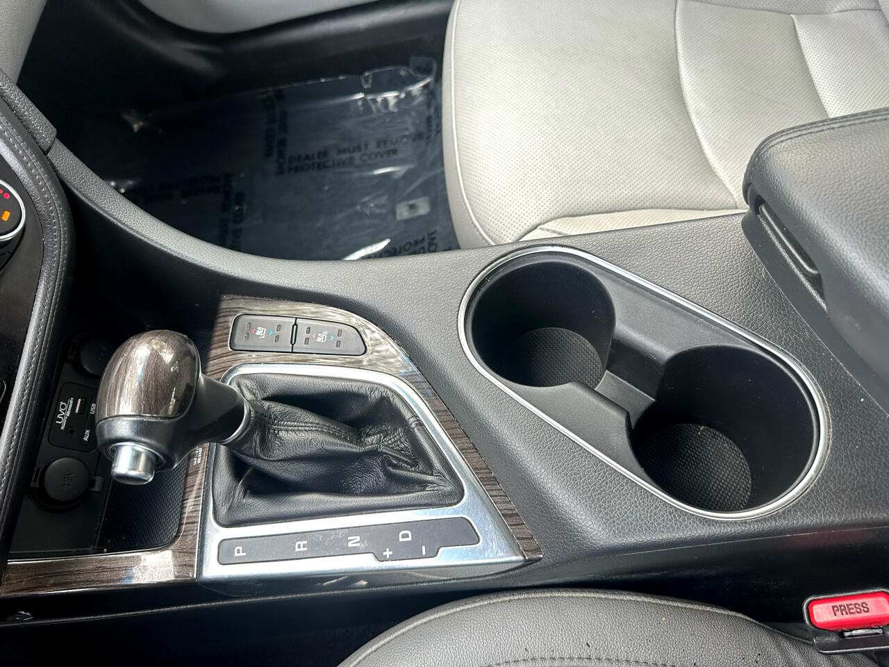 Vehicle image 28 of 33