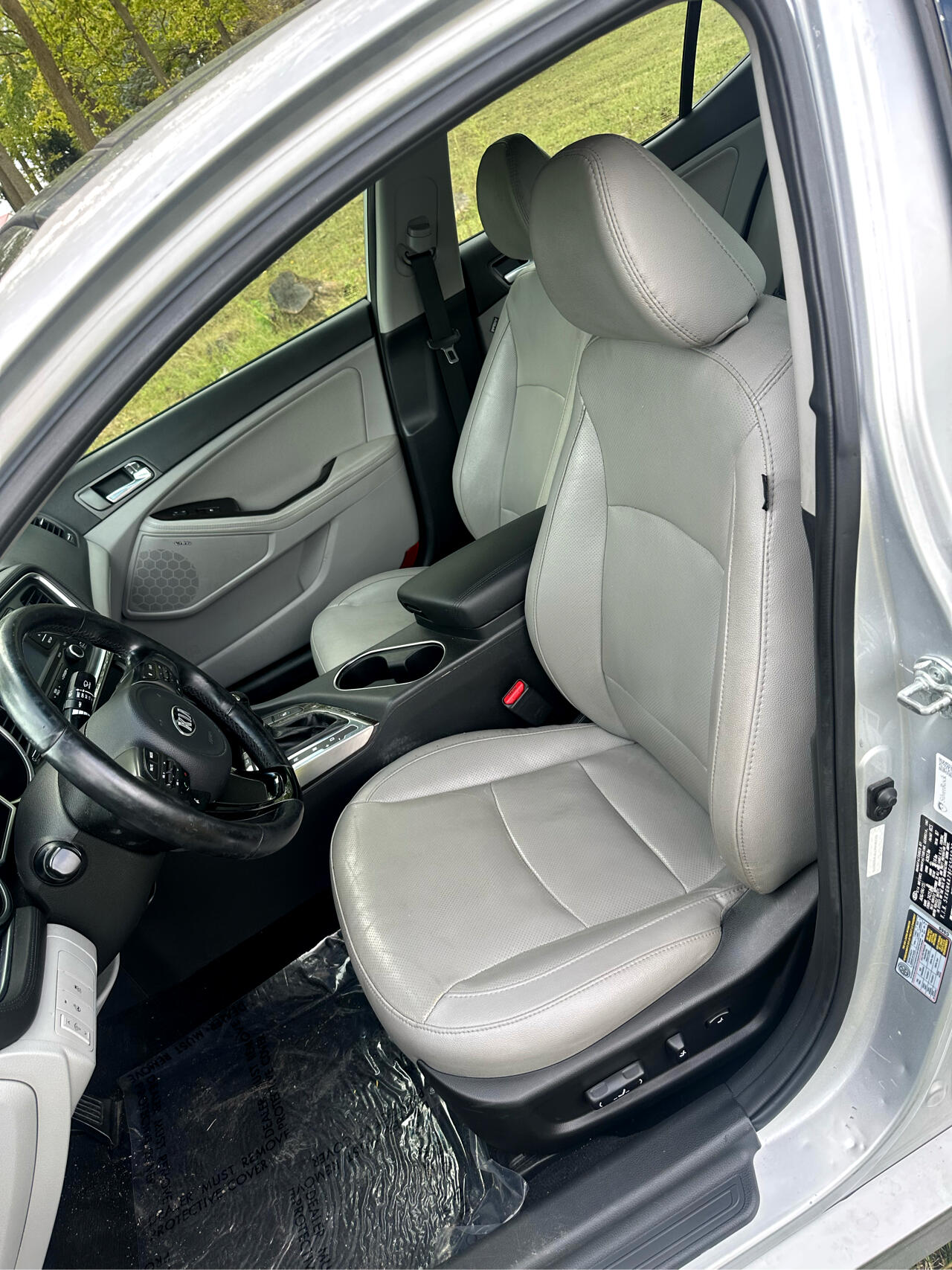 Vehicle image 14 of 33