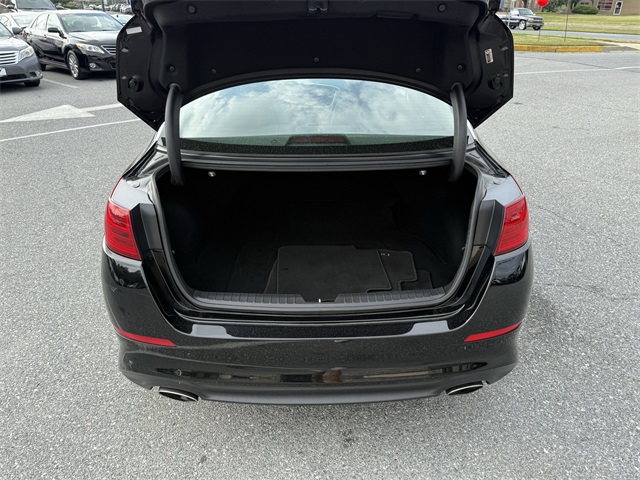 Vehicle image 9 of 21