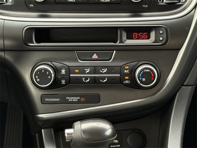 Vehicle image 19 of 21