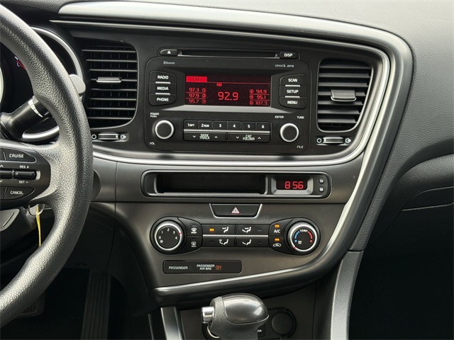 Vehicle image 16 of 21
