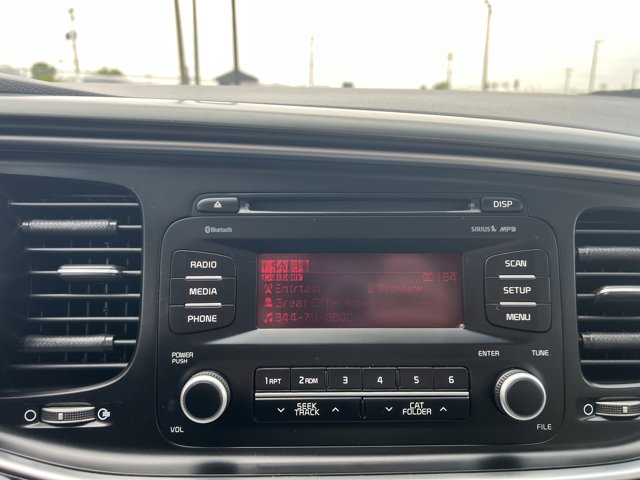 Vehicle image 21 of 33
