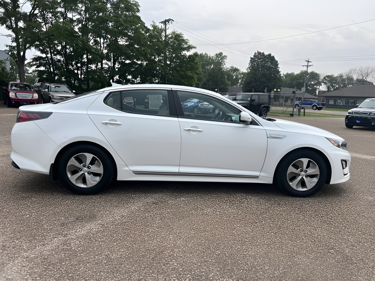 Vehicle image 29 of 33