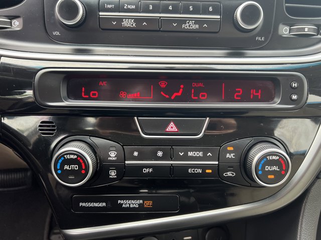 Vehicle image 22 of 33