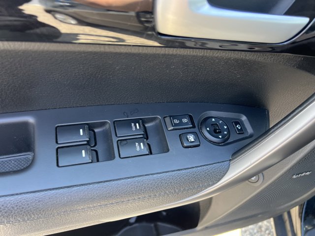 Vehicle image 26 of 31