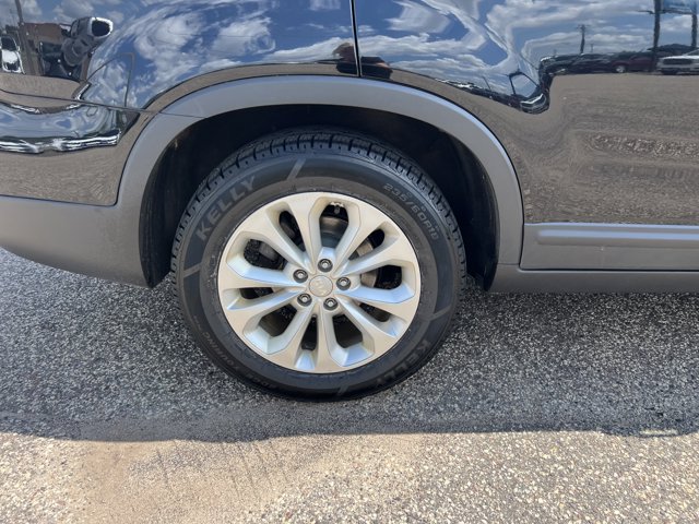 Vehicle image 9 of 31