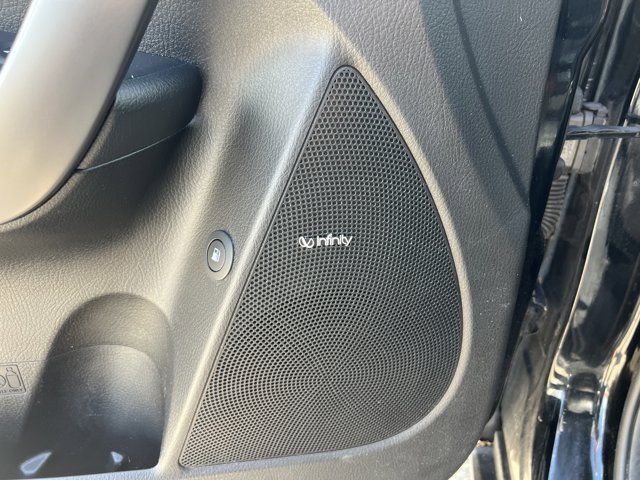 Vehicle image 29 of 31