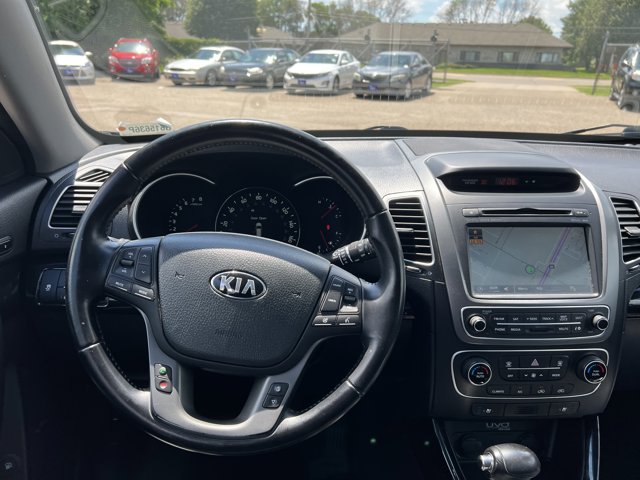 Vehicle image 14 of 31