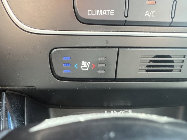 Vehicle image 17 of 31