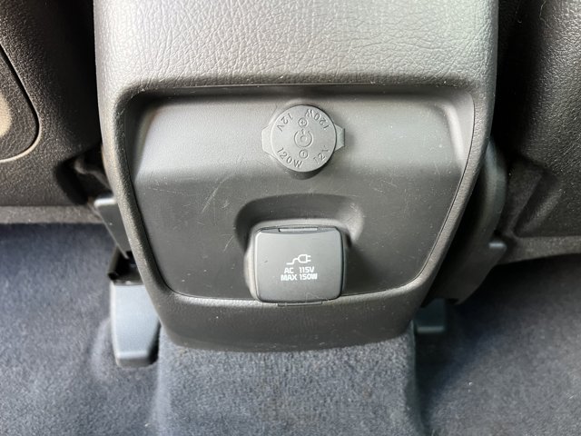 Vehicle image 21 of 31