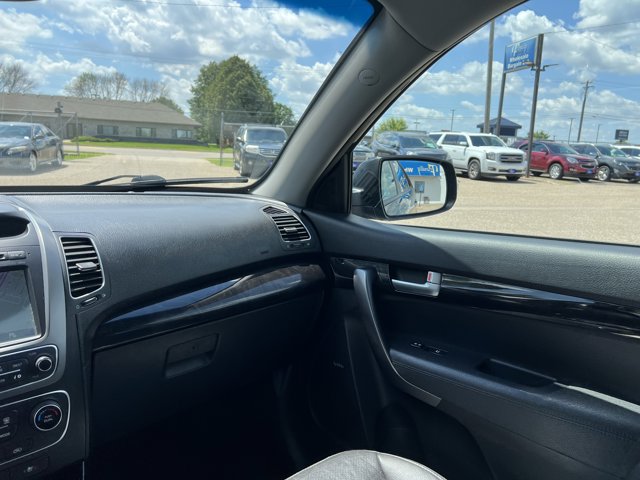 Vehicle image 13 of 31