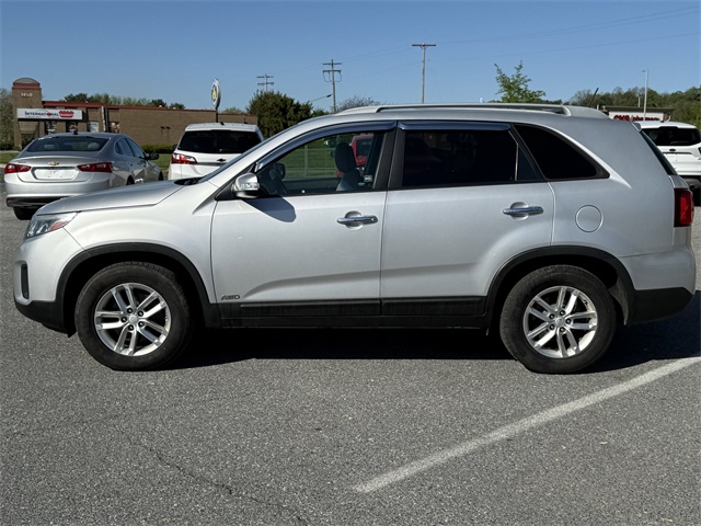 Vehicle image 8 of 21