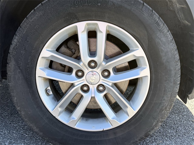 Vehicle image 9 of 21