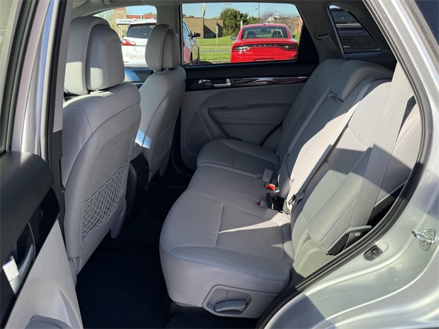 Vehicle image 13 of 21