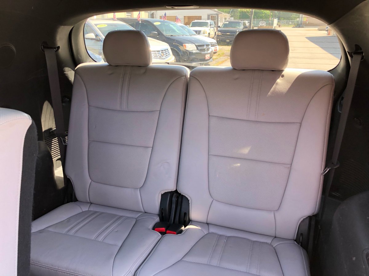 Vehicle image 11 of 12