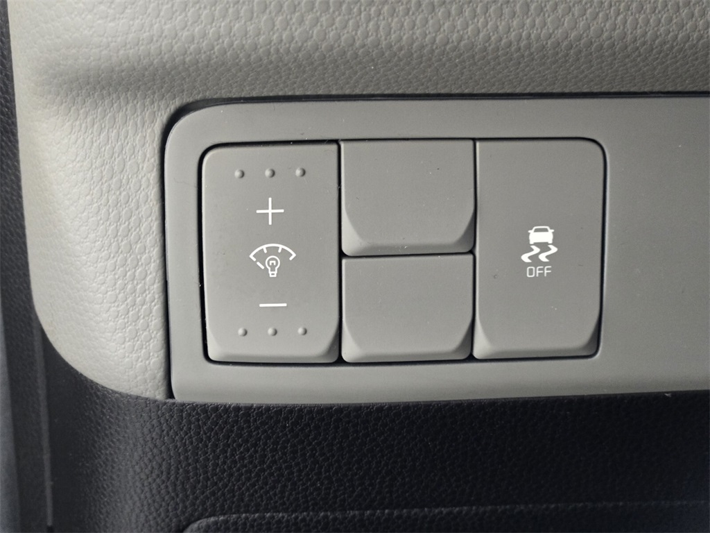 Vehicle image 26 of 31