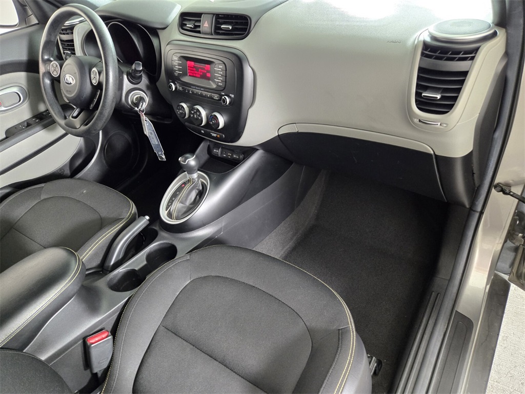 Vehicle image 19 of 31