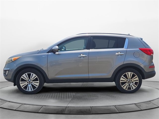 Vehicle image 8 of 10
