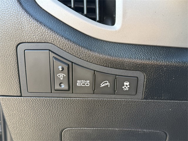 Vehicle image 18 of 22