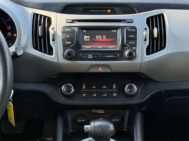 Vehicle image 16 of 22