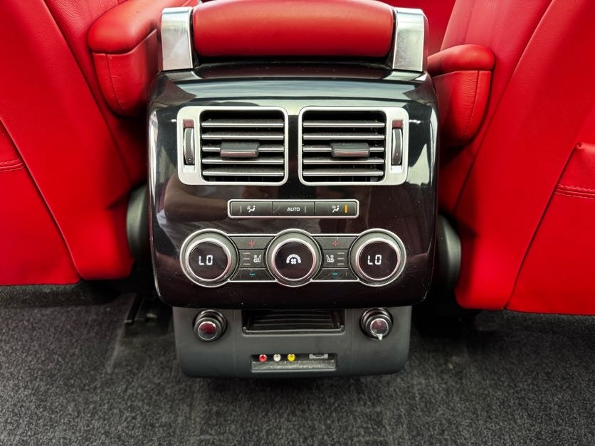 Vehicle image 27 of 49