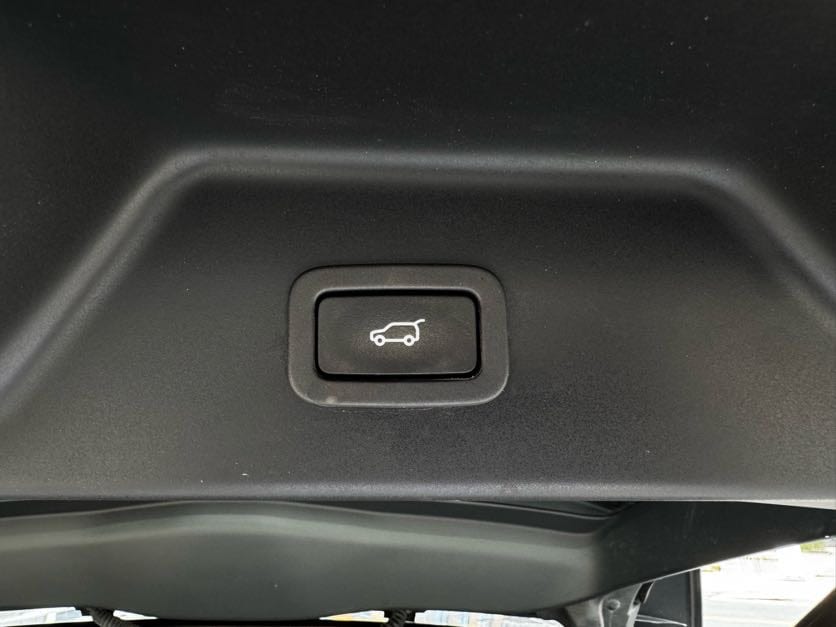 Vehicle image 14 of 49