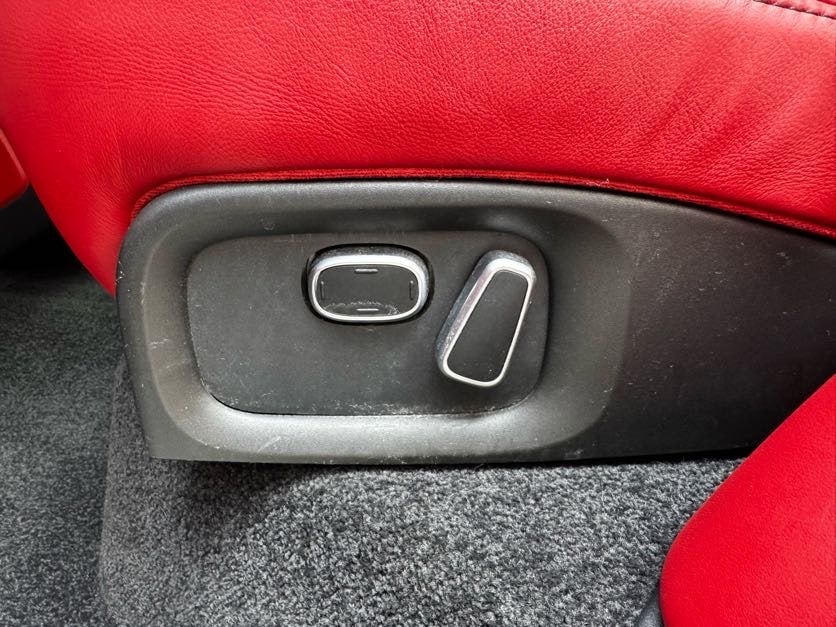 Vehicle image 25 of 49